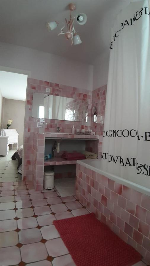 Mas Des Cigognes Bed & Breakfast Le Thor Luaran gambar