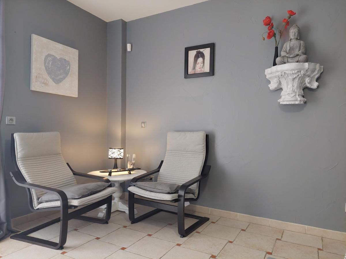 Mas Des Cigognes Bed & Breakfast Le Thor Luaran gambar