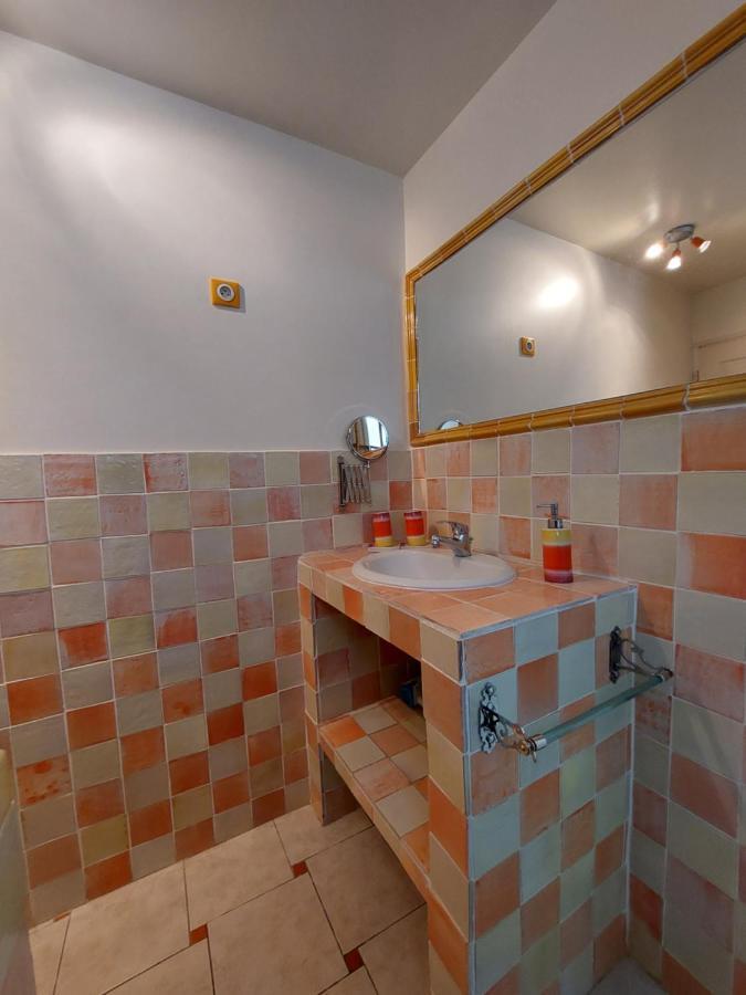 Mas Des Cigognes Bed & Breakfast Le Thor Luaran gambar