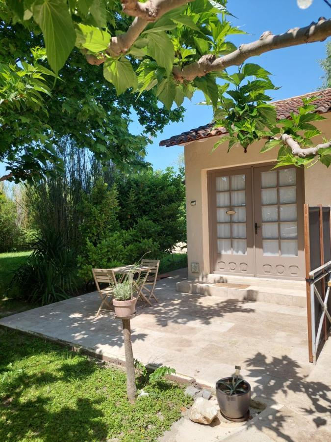 Mas Des Cigognes Bed & Breakfast Le Thor Luaran gambar