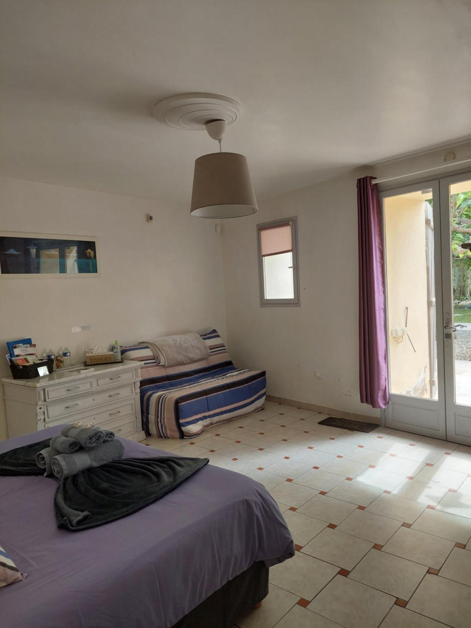 Mas Des Cigognes Bed & Breakfast Le Thor Luaran gambar